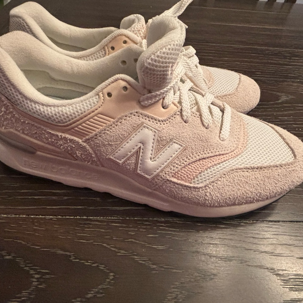 New Balance ' Light Pink Sneakers 997H